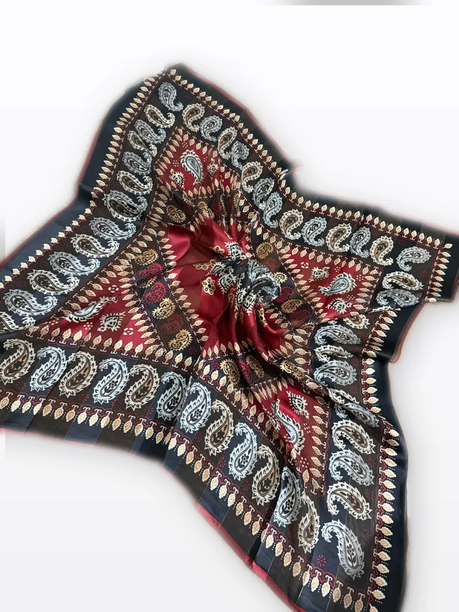 Etnik Desenli Kare Eşarp — Bordo